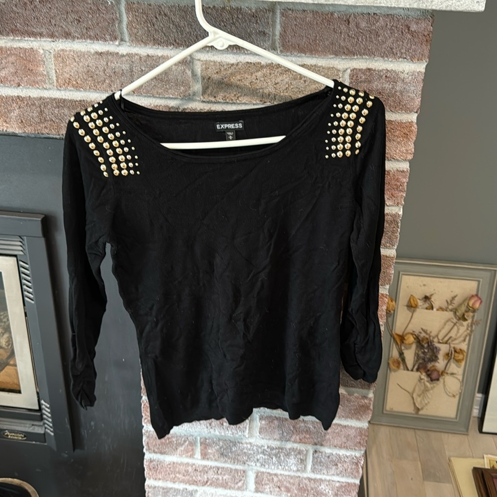 Express medium black gold stud 3/4 sleeve